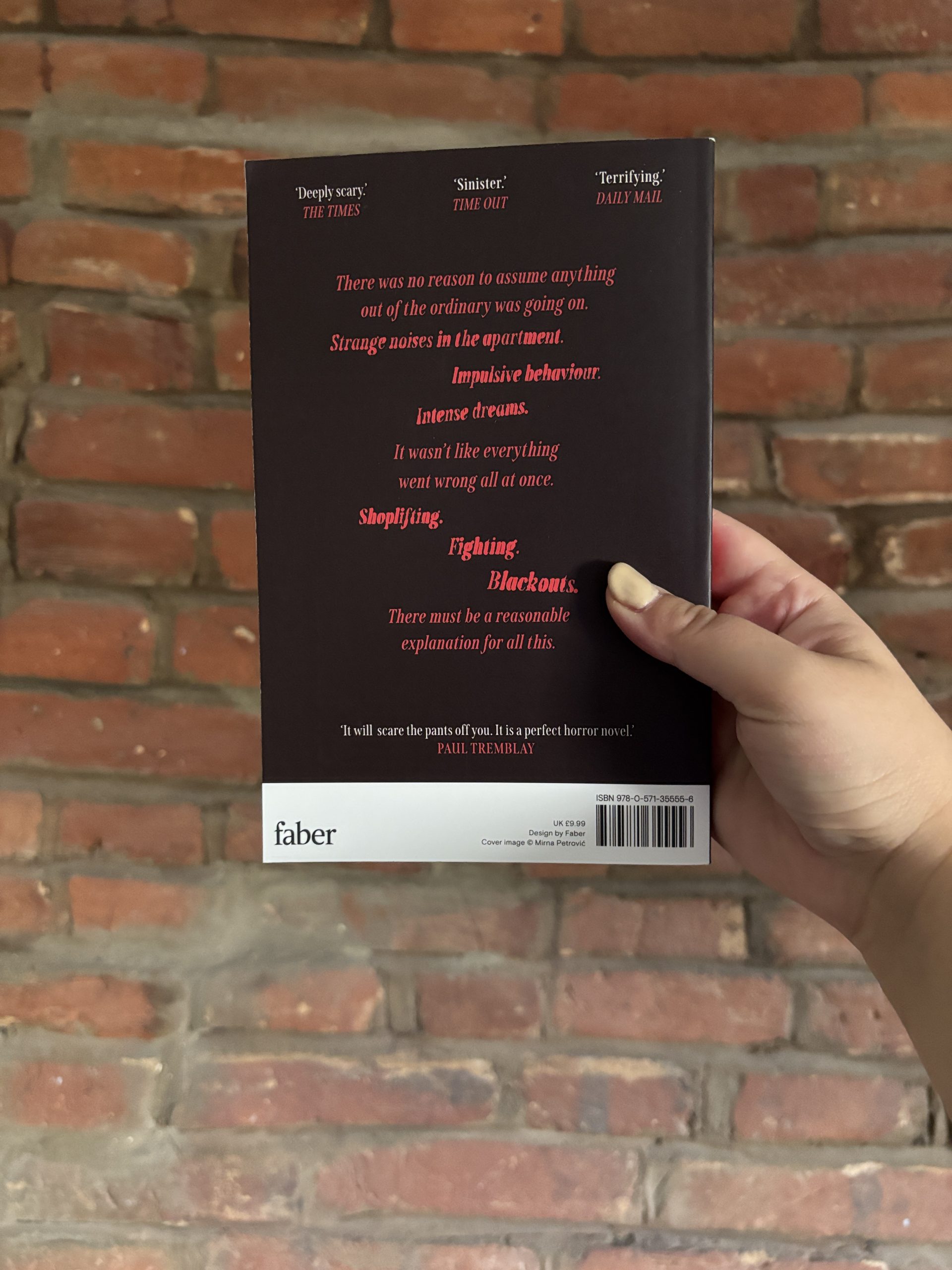 Sara Gran Come Closer back cover