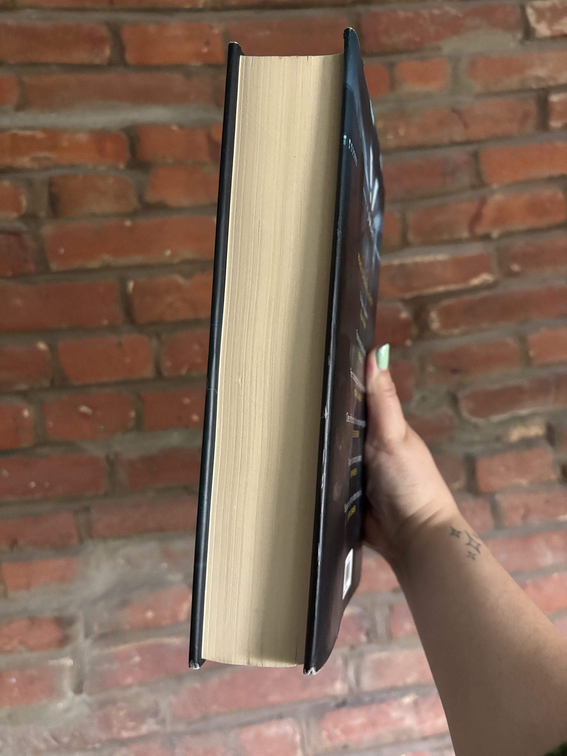 Karin Slaughter The Good Daughter book edge