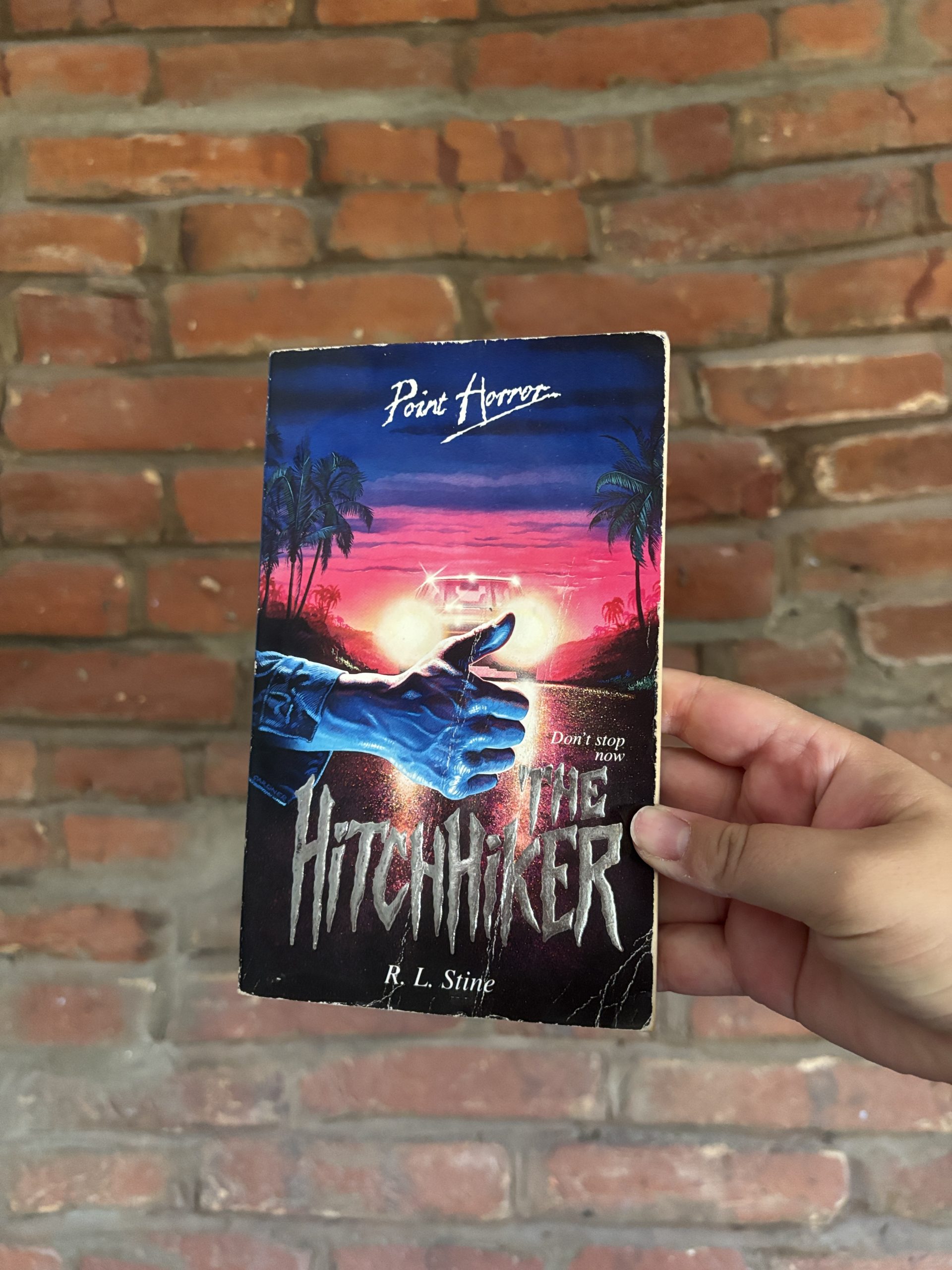 Vintage Point Horror paperback edition of The Hitchhiker by R.L. Stine featuring classic 1990s horror cover