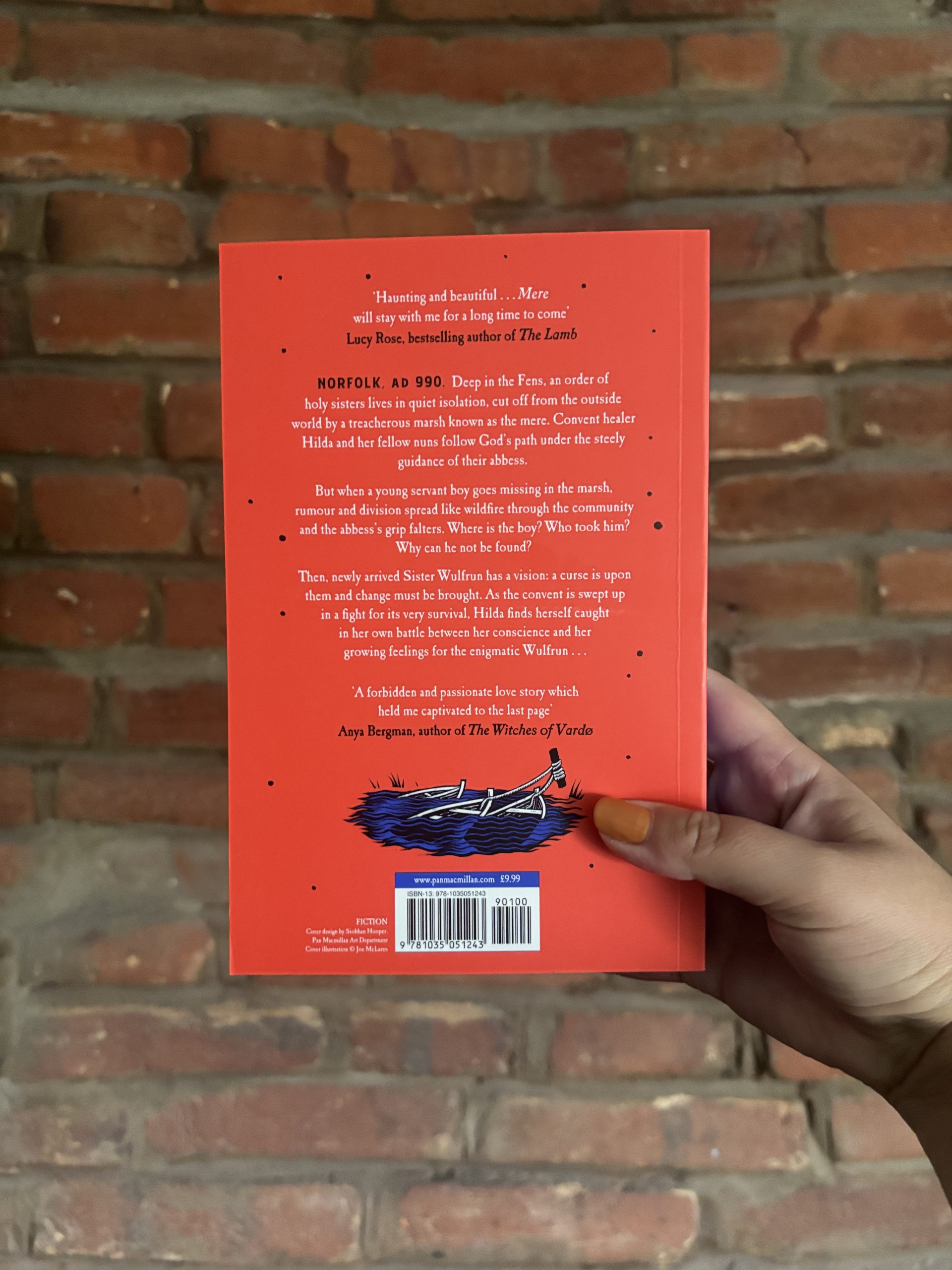 Back cover of Mere by Danielle Giles, featuring the book description.